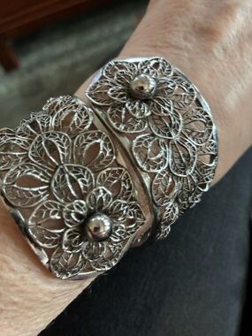Vargas Bypass Silver Filigree 50s-60s Flower Cuff Clamper Bypass Bracelet